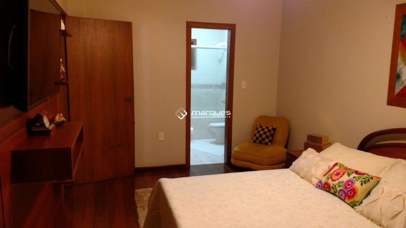 Cobertura com 3 quartos, 4 banheiros e 237m² à venda no bairro Centro, Pelotas