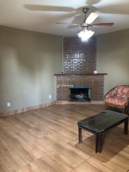 Casa com 2 quartos, 2 banheiros e 190m² à venda no bairro Laranjal, Pelotas
