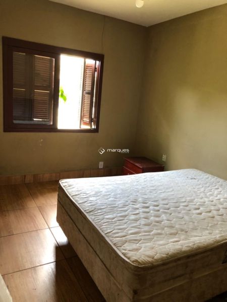Casa com 2 quartos, 2 banheiros e 190m² à venda no bairro Laranjal, Pelotas