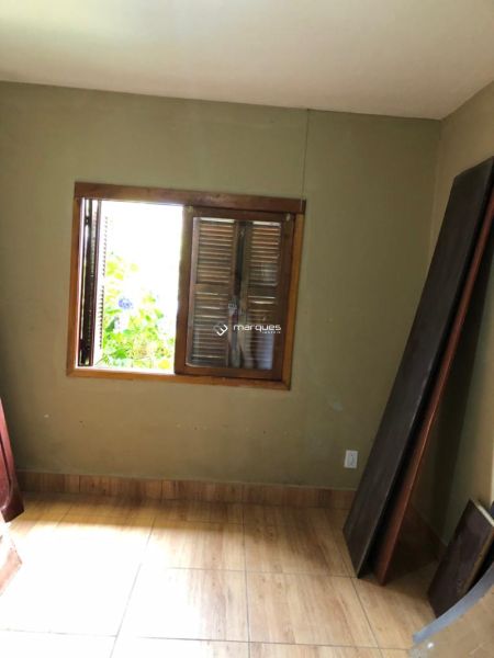 Casa com 2 quartos, 2 banheiros e 190m² à venda no bairro Laranjal, Pelotas