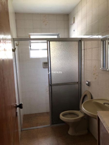 Casa com 2 quartos, 2 banheiros e 190m² à venda no bairro Laranjal, Pelotas