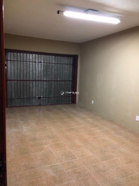 Casa com 2 quartos, 2 banheiros e 190m² à venda no bairro Laranjal, Pelotas