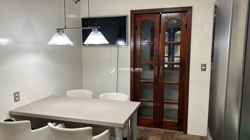 Apartamento com 2 quartos, 2 banheiros e 59m² à venda no bairro Porto, Pelotas