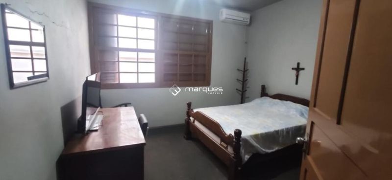 Casa com 3 quartos, 2 banheiros e 406m² à venda no bairro Fragata, Pelotas