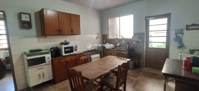 Casa com 3 quartos, 2 banheiros e 406m² à venda no bairro Fragata, Pelotas