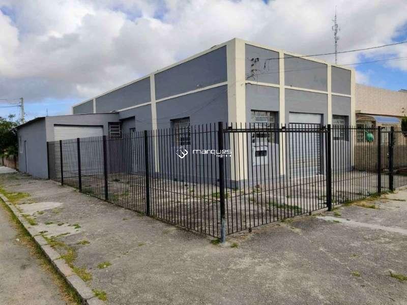 Casa Comercial com 2 quartos, 2 banheiros e 157m² à venda no bairro Fragata, Pelotas