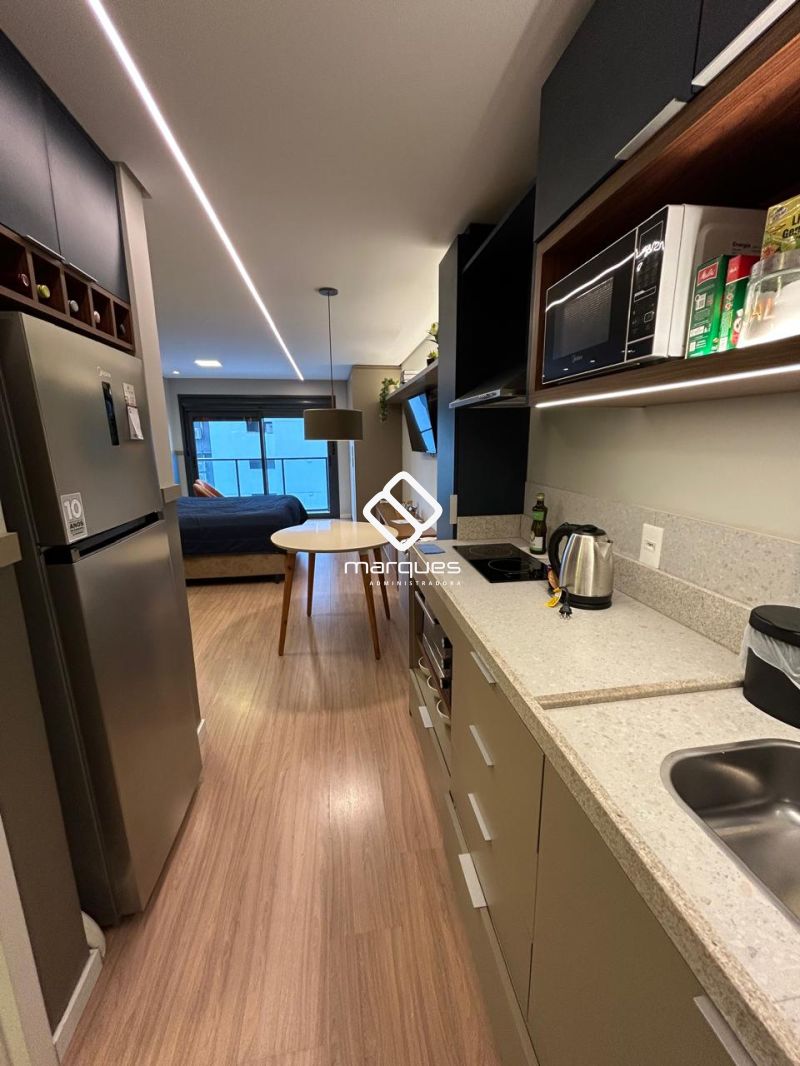 Flat com 1 quarto, 1 banheiro e 35m² para alugar no bairro Centro, Pelotas
