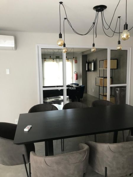 Apartamento com 1 quarto, 1 banheiro e 29m² à venda no bairro Três Vendas, Pelotas