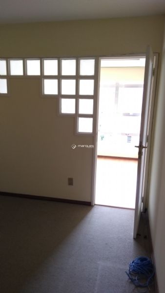 Sala com 1 banheiro e 63m² à venda no bairro Centro, Pelotas