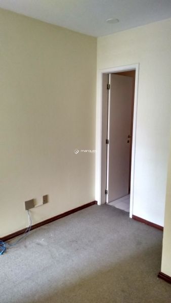 Sala com 1 banheiro e 63m² à venda no bairro Centro, Pelotas