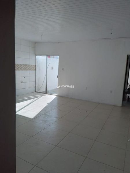 Casa com 1 quarto, 1 banheiro e 70m² à venda no bairro Laranjal, Pelotas