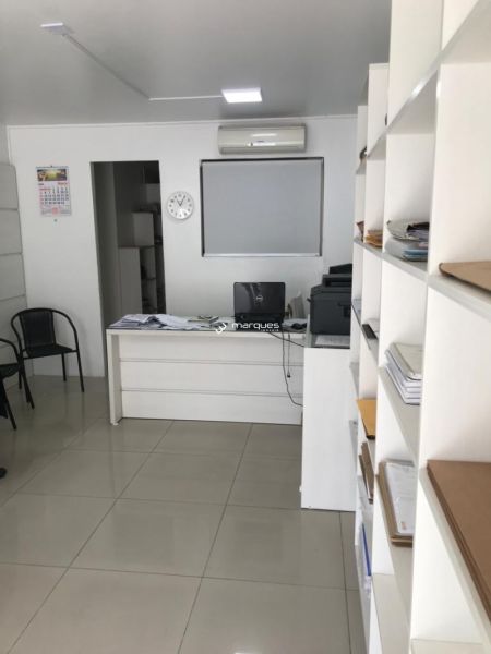 Sala com 1 banheiro e 58m² à venda no bairro Centro, Pelotas