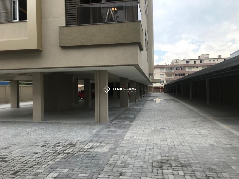 Apartamento com 2 quartos, 1 banheiro e 84m² à venda no bairro Centro, Pelotas