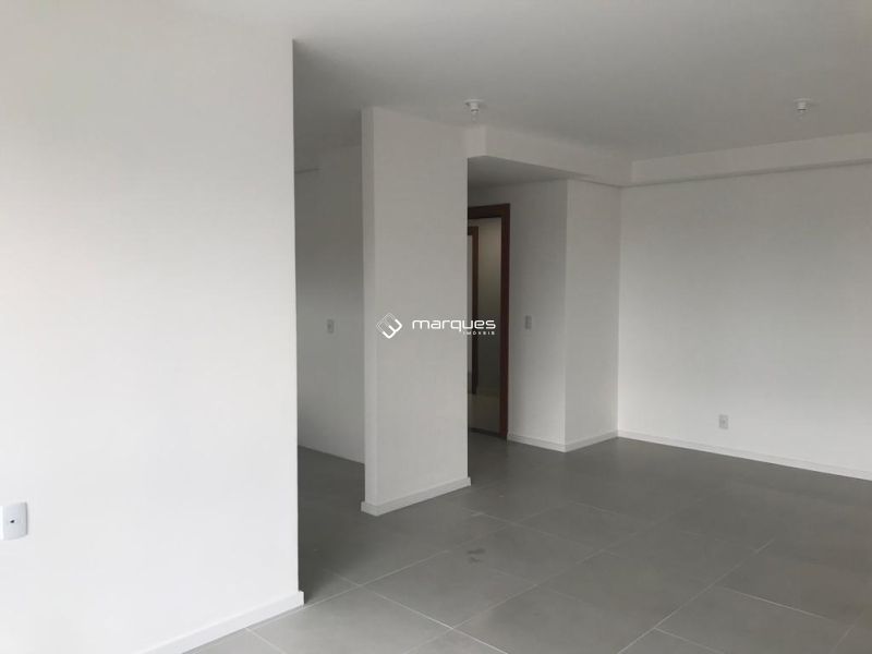 Apartamento com 3 quartos, 1 banheiro e 100m² à venda no bairro Centro, Pelotas