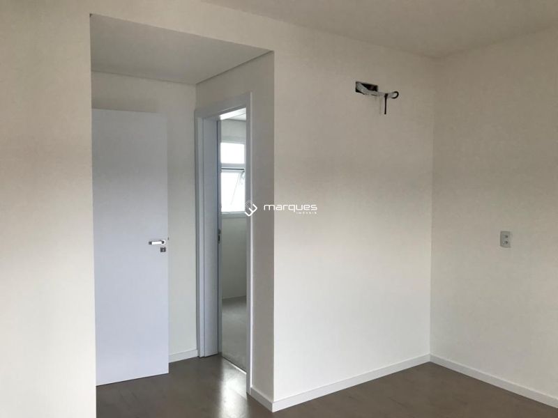 Apartamento com 3 quartos, 1 banheiro e 100m² à venda no bairro Centro, Pelotas