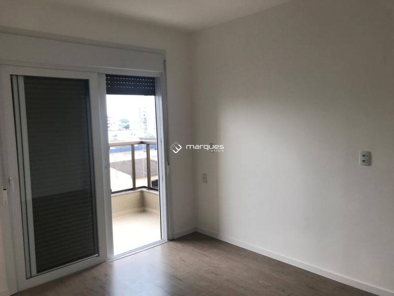 Apartamento com 3 quartos, 1 banheiro e 100m² à venda no bairro Centro, Pelotas