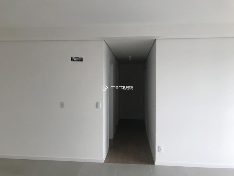 Apartamento com 3 quartos, 1 banheiro e 100m² à venda no bairro Centro, Pelotas