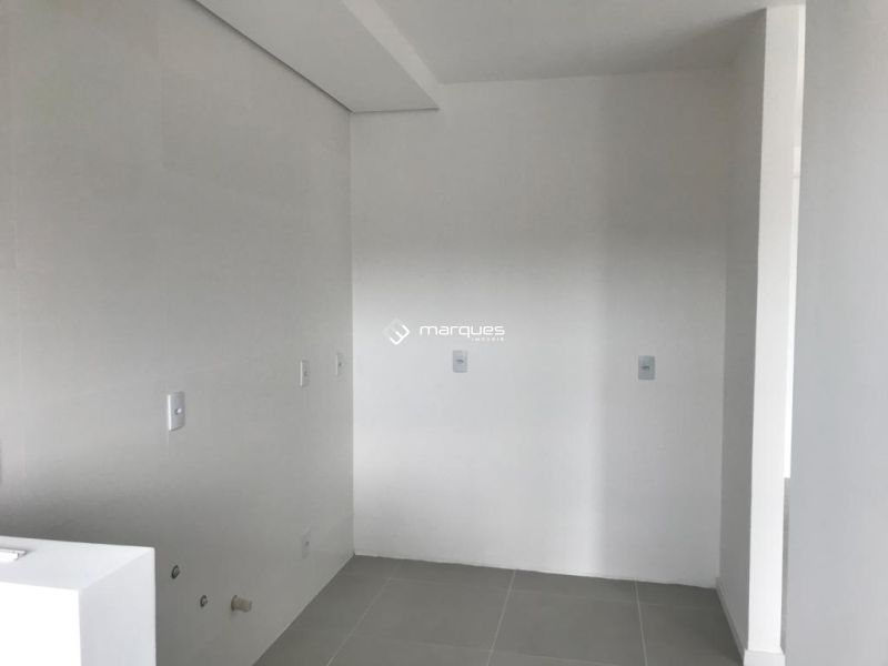 Apartamento com 3 quartos, 1 banheiro e 100m² à venda no bairro Centro, Pelotas