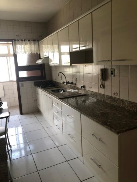 Apartamento com 3 quartos, 2 banheiros e 98m² à venda no bairro Centro, Pelotas