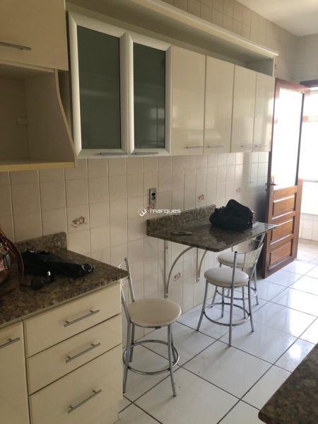Apartamento com 3 quartos, 2 banheiros e 98m² à venda no bairro Centro, Pelotas