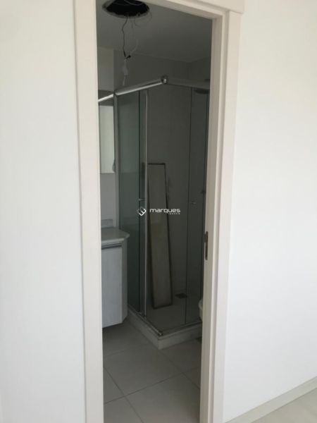 Apartamento com 2 quartos e 1 banheiro à venda no bairro Três Vendas, Pelotas