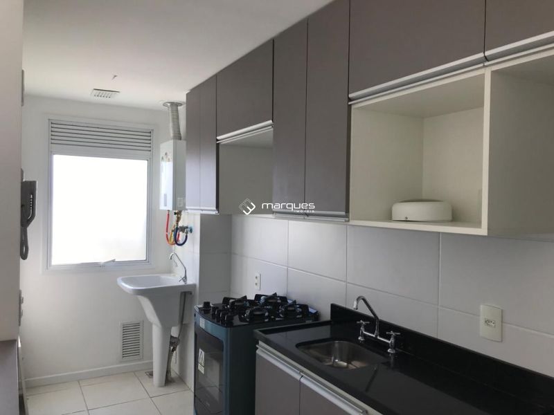 Apartamento com 2 quartos e 1 banheiro à venda no bairro Três Vendas, Pelotas