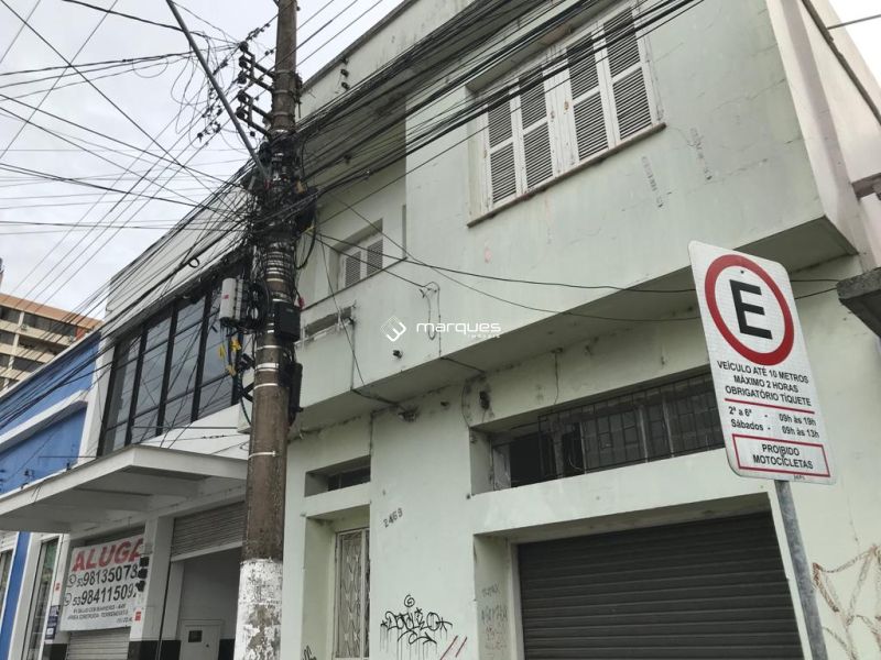 Sobrado com 7 quartos, 2 banheiros e 341m² à venda no bairro Centro, Pelotas
