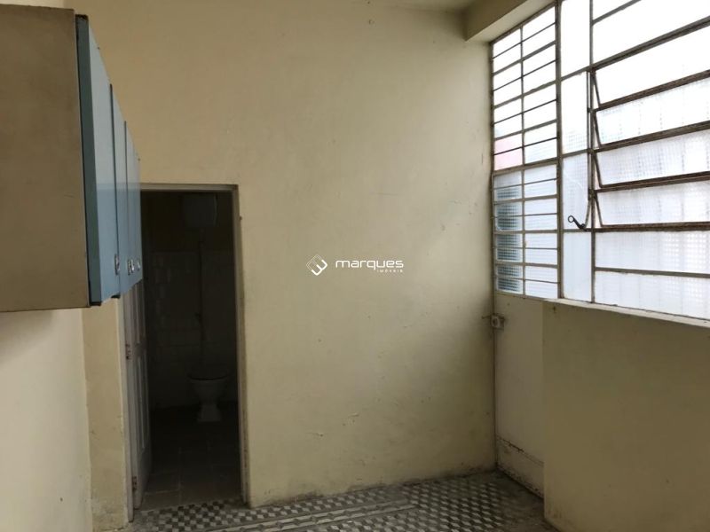 Sobrado com 7 quartos, 2 banheiros e 341m² à venda no bairro Centro, Pelotas