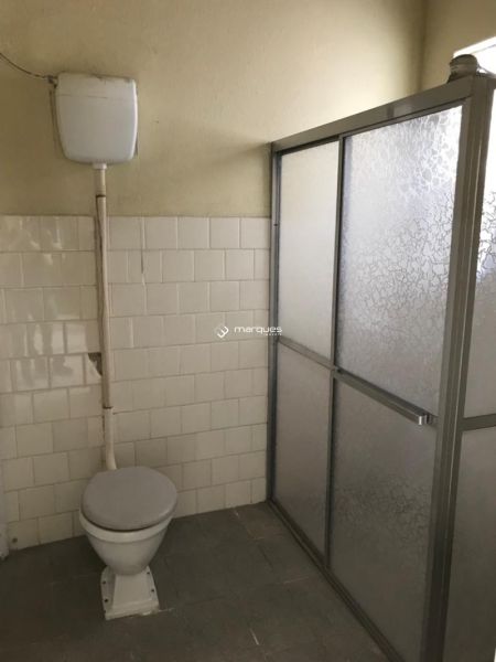 Sobrado com 7 quartos, 2 banheiros e 341m² à venda no bairro Centro, Pelotas