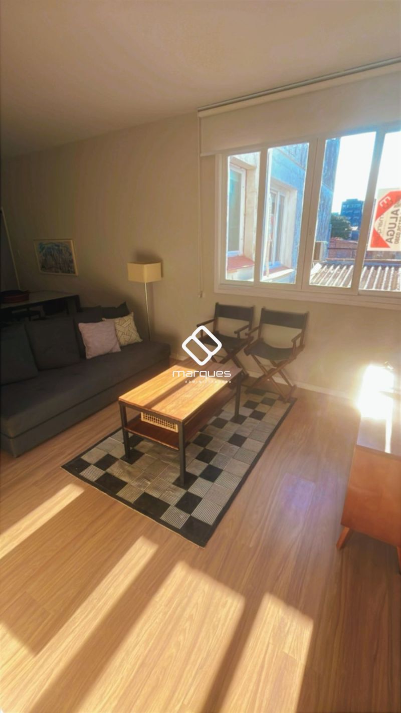 Apartamento com 2 quartos, 2 banheiros e 153m² para alugar no bairro Centro, Pelotas