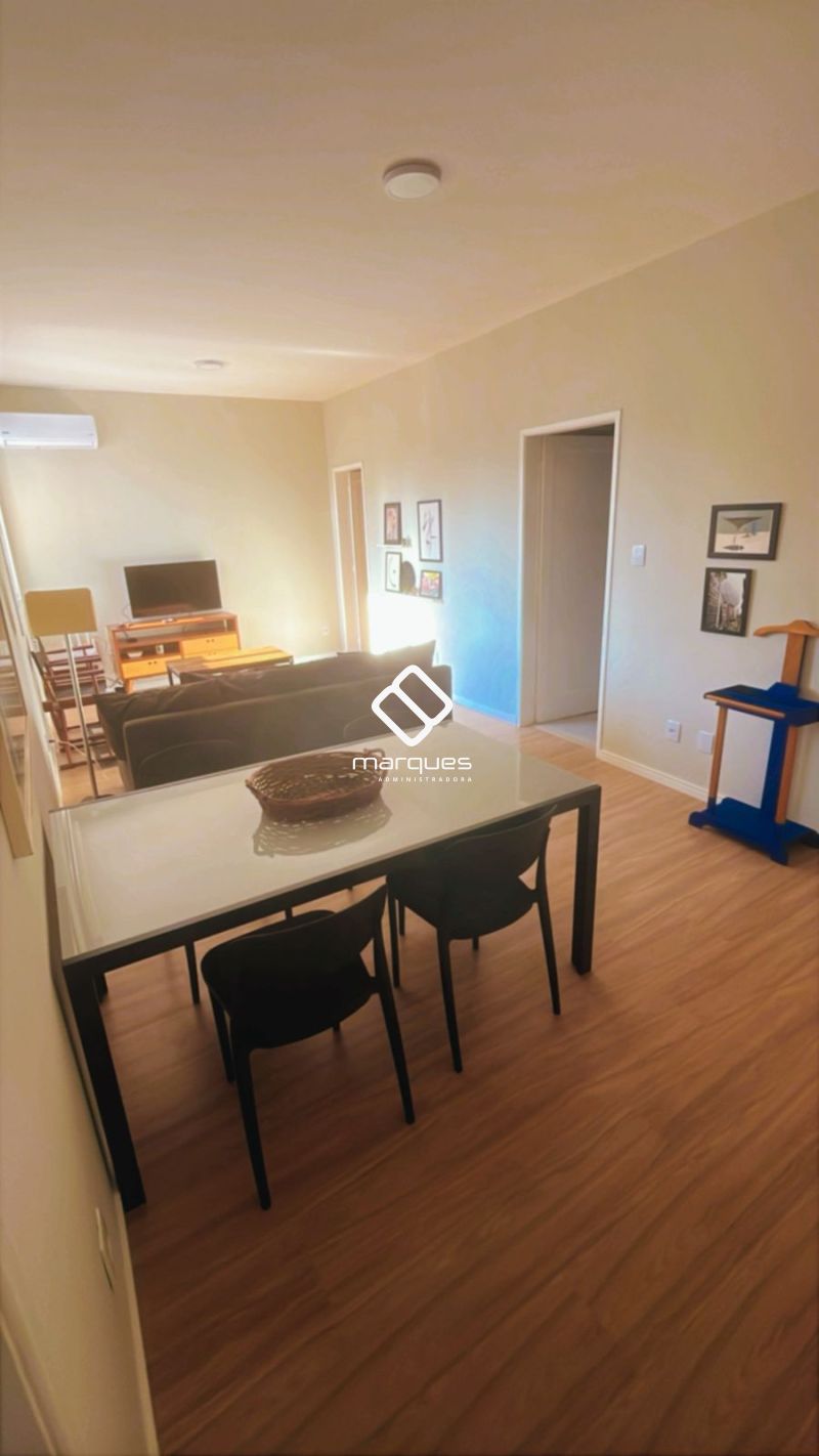 Apartamento com 2 quartos, 2 banheiros e 153m² para alugar no bairro Centro, Pelotas