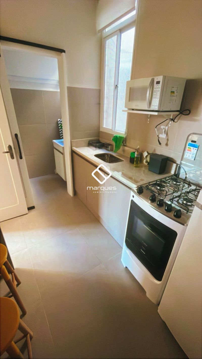 Apartamento com 2 quartos, 2 banheiros e 153m² para alugar no bairro Centro, Pelotas