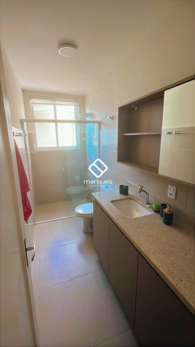 Apartamento com 2 quartos, 2 banheiros e 153m² para alugar no bairro Centro, Pelotas