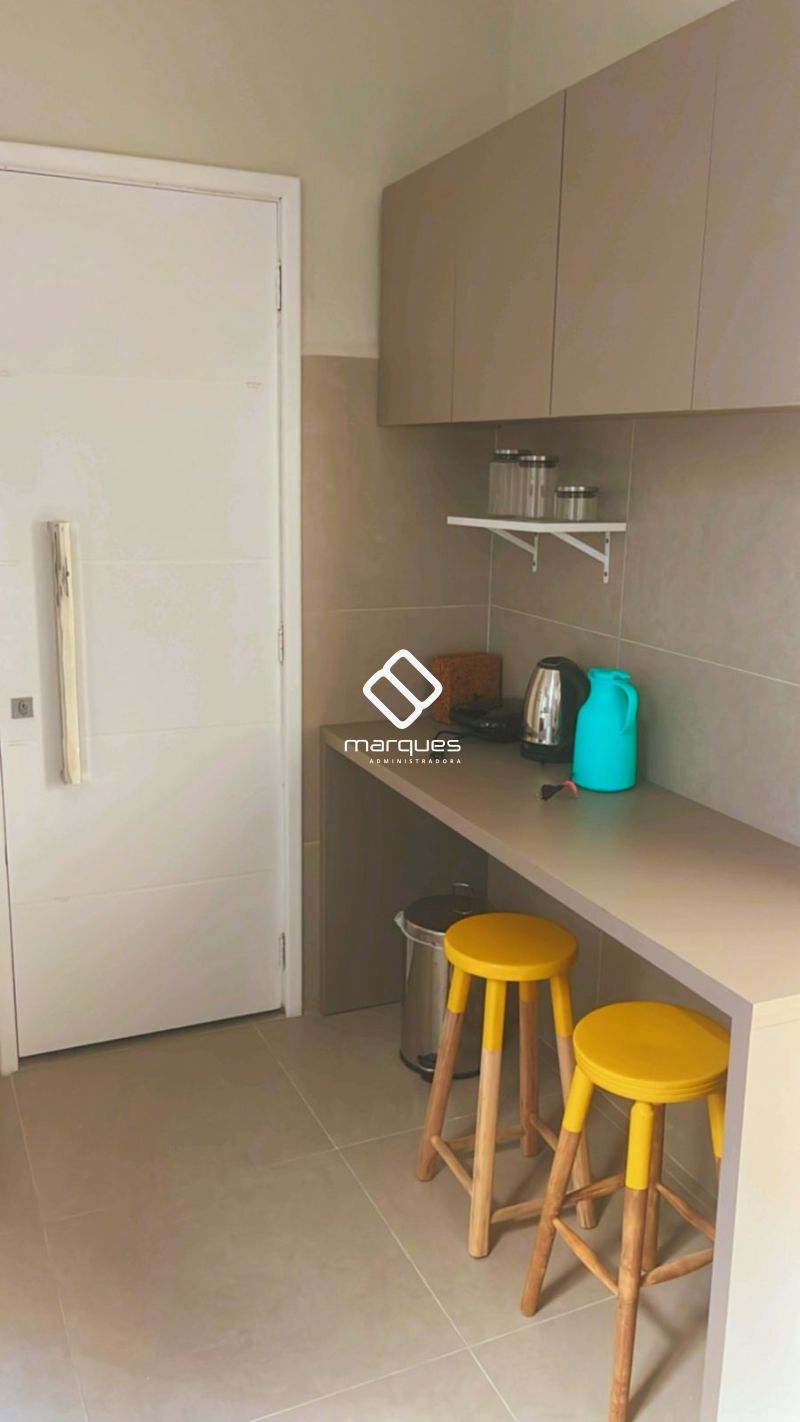 Apartamento com 2 quartos, 2 banheiros e 153m² para alugar no bairro Centro, Pelotas