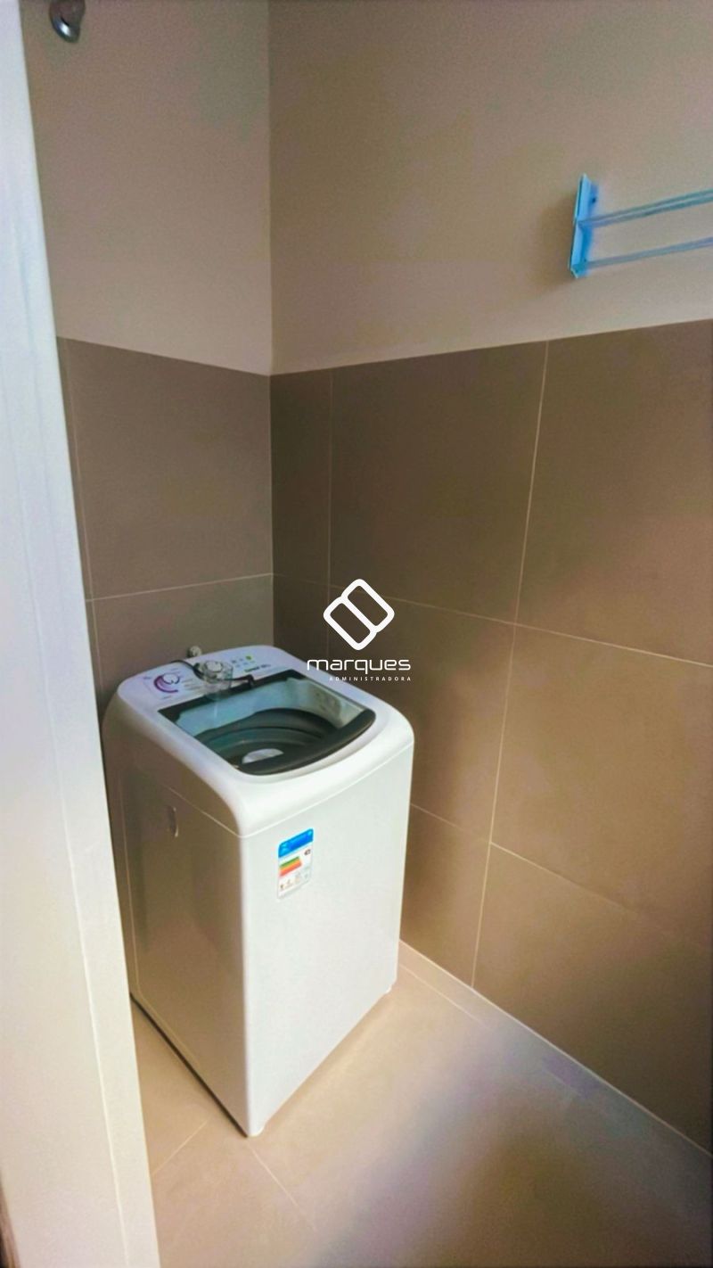 Apartamento com 2 quartos, 2 banheiros e 153m² para alugar no bairro Centro, Pelotas