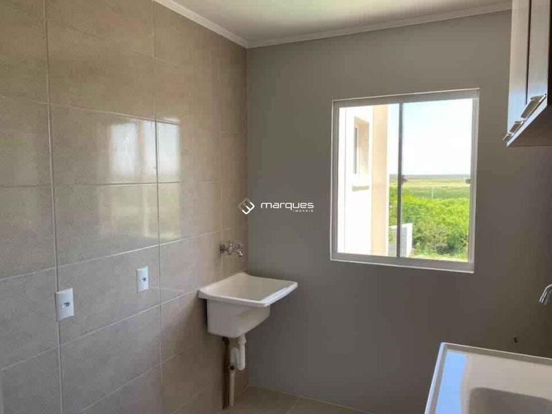 Apartamento com 2 quartos, 1 banheiro e 48m² à venda no bairro Simões Lopes, Pelotas
