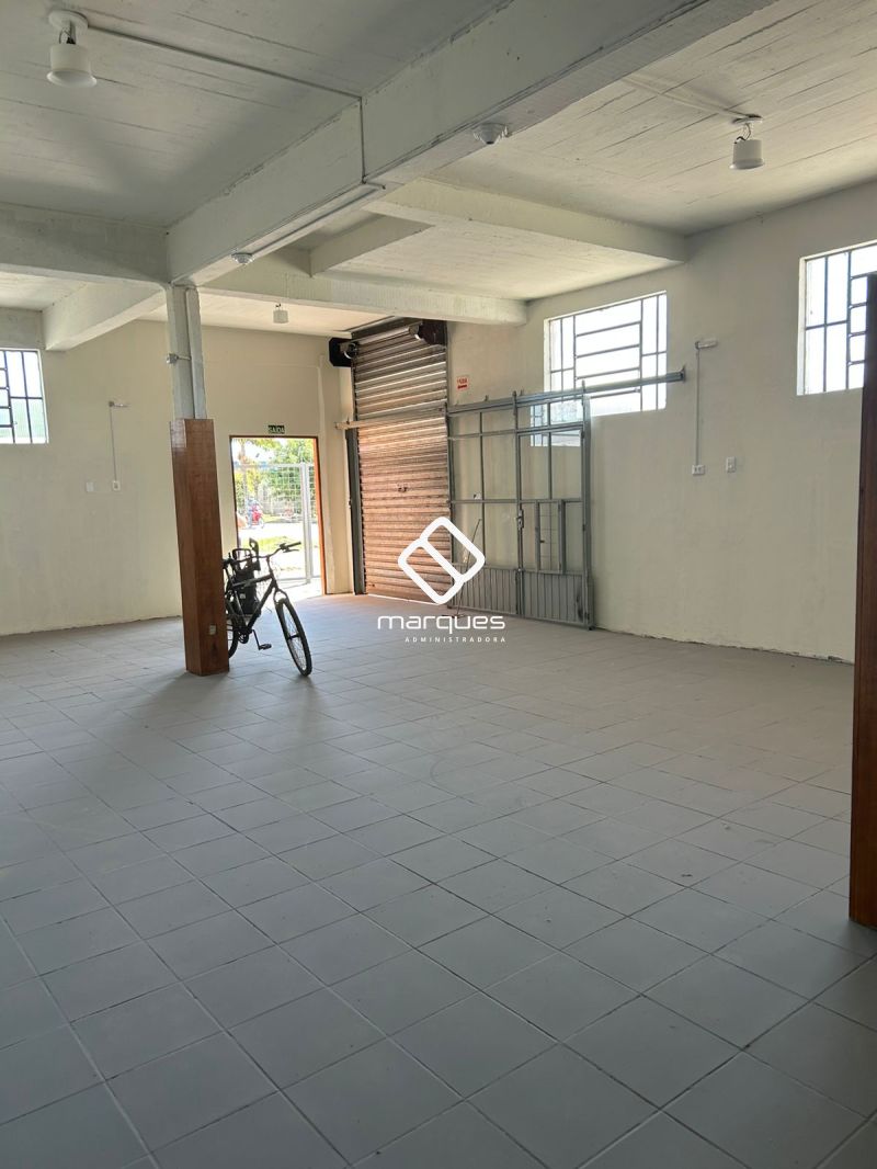 Sobrado com 2 quartos e 142m² para alugar no bairro Fragata, Pelotas