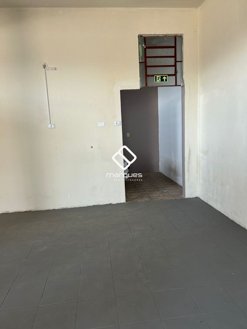 Sobrado com 2 quartos e 142m² para alugar no bairro Fragata, Pelotas