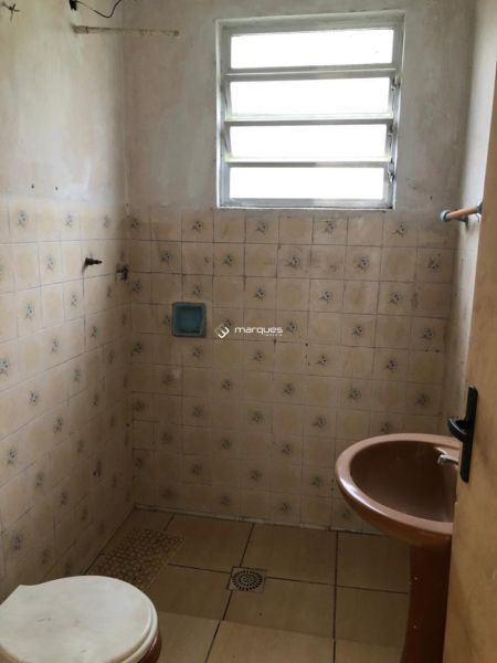 Casa com 2 quartos, 2 banheiros e 110m² à venda no bairro Areal, Pelotas