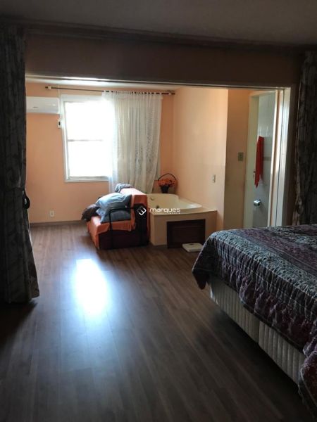 Casa com 2 quartos, 3 banheiros e 227m² à venda no bairro Fragata, Pelotas