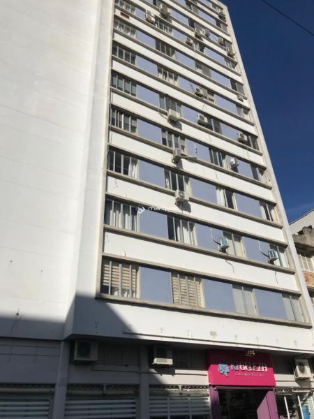 Apartamento com 3 quartos, 2 banheiros e 143m² à venda no bairro Centro, Pelotas