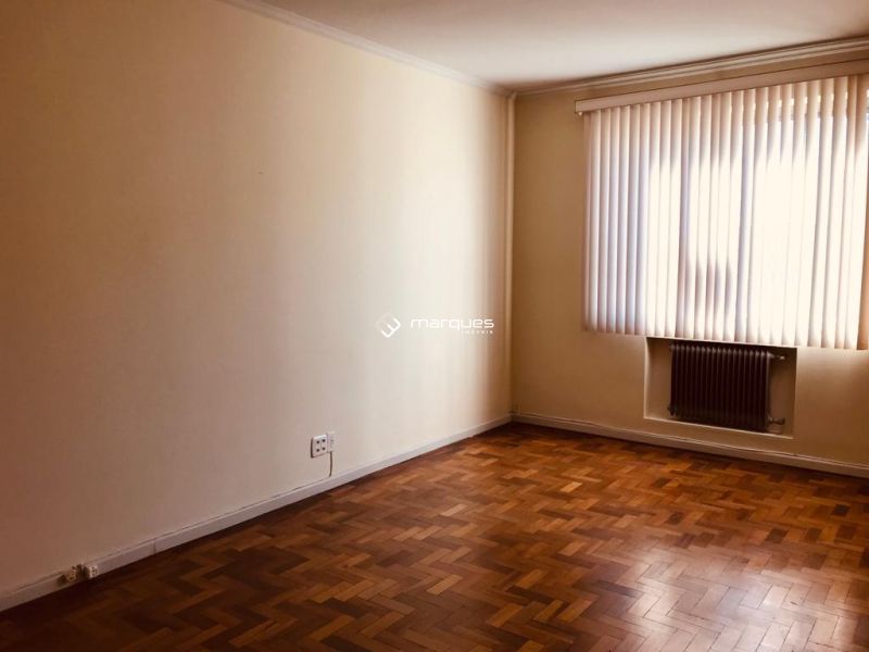Apartamento com 3 quartos, 2 banheiros e 143m² à venda no bairro Centro, Pelotas