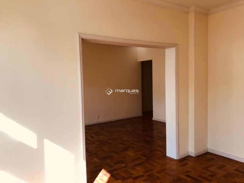 Apartamento com 3 quartos, 2 banheiros e 143m² à venda no bairro Centro, Pelotas