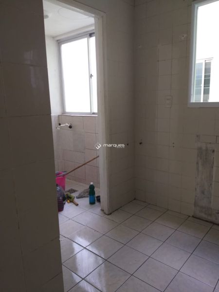 Apartamento com 2 quartos, 1 banheiro e 60m² à venda no bairro Três Vendas, Pelotas