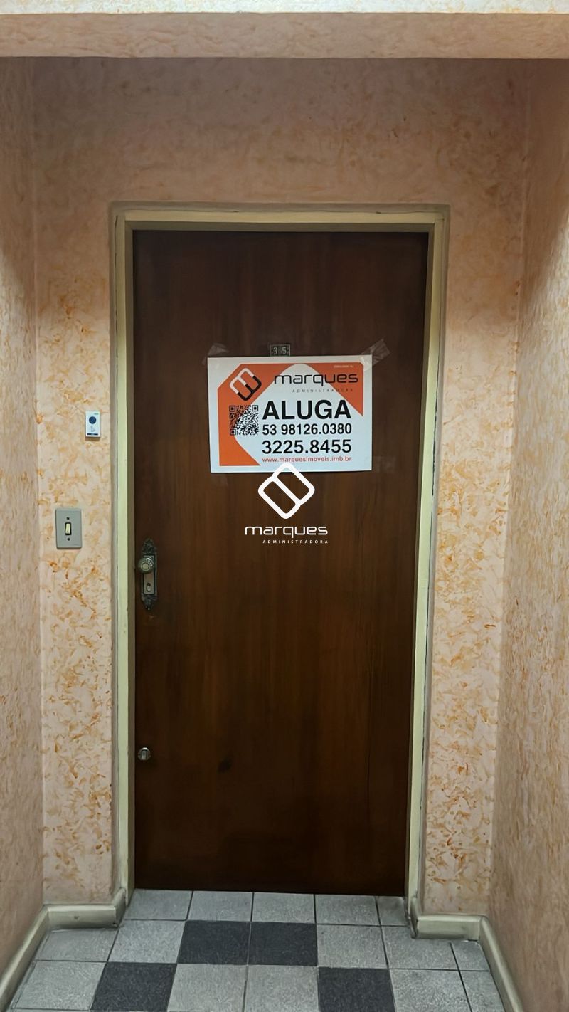 Apartamento com 1 quarto, 1 banheiro e 74m² para alugar no bairro Centro, Pelotas
