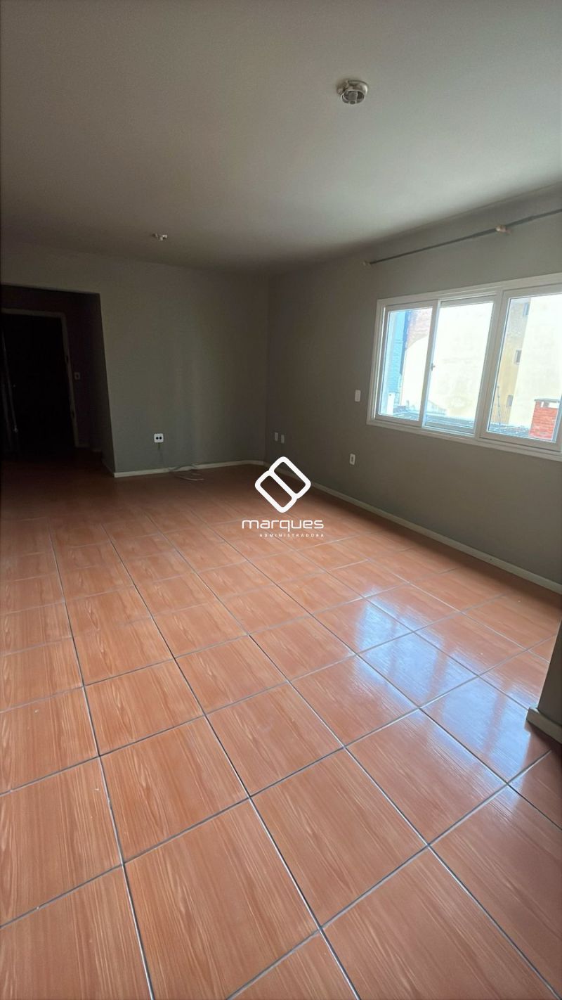 Apartamento com 1 quarto, 1 banheiro e 74m² para alugar no bairro Centro, Pelotas