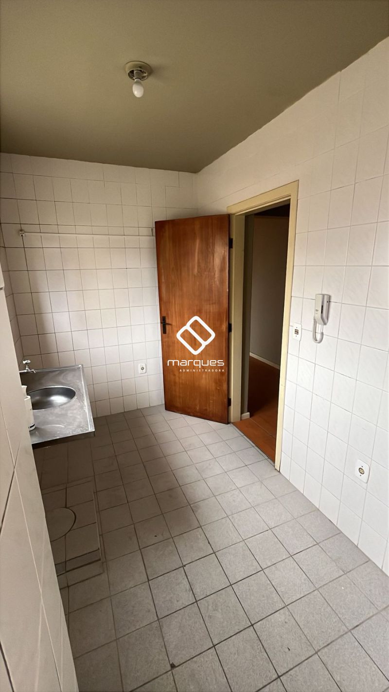 Apartamento com 1 quarto, 1 banheiro e 74m² para alugar no bairro Centro, Pelotas
