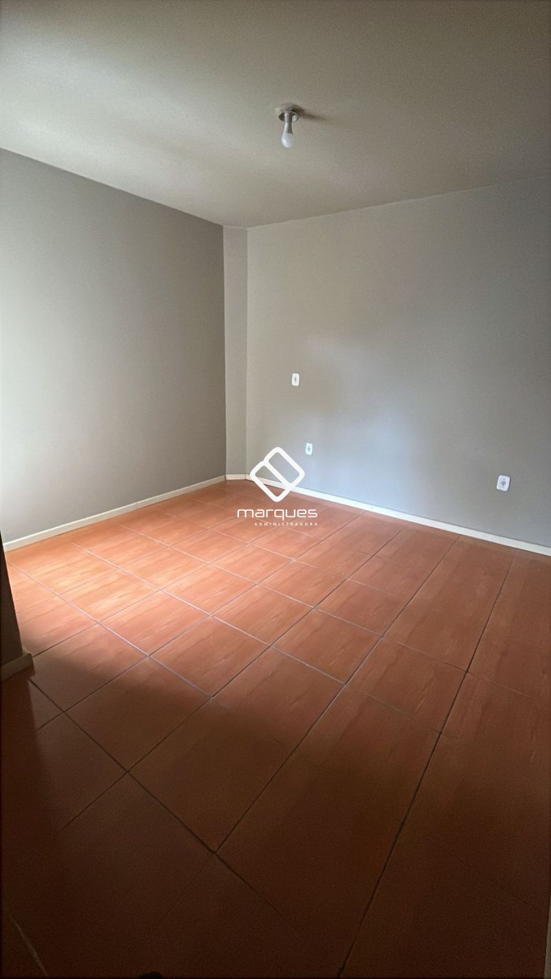 Apartamento com 1 quarto, 1 banheiro e 74m² para alugar no bairro Centro, Pelotas