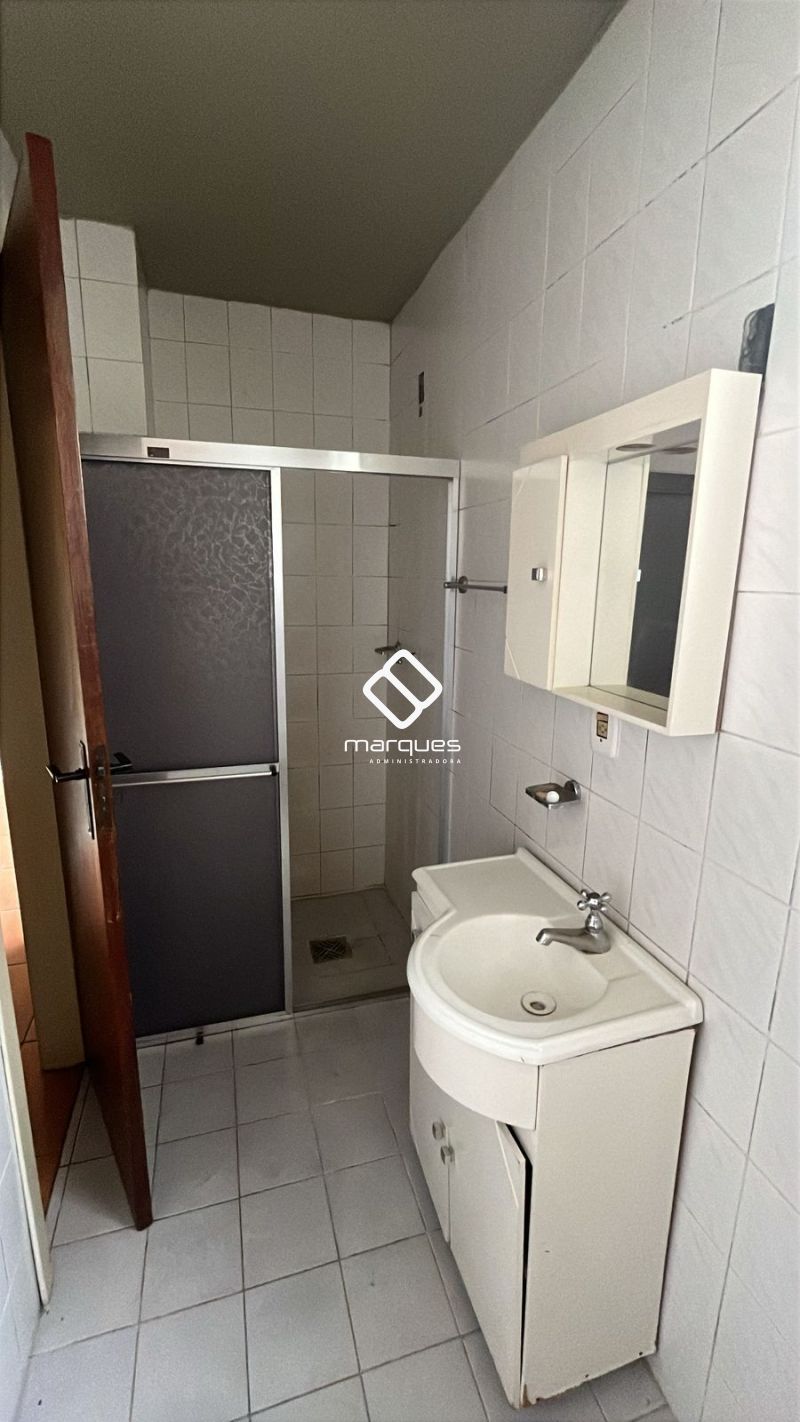 Apartamento com 1 quarto, 1 banheiro e 74m² para alugar no bairro Centro, Pelotas