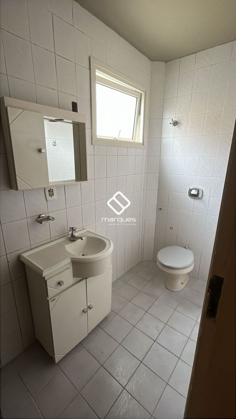 Apartamento com 1 quarto, 1 banheiro e 74m² para alugar no bairro Centro, Pelotas